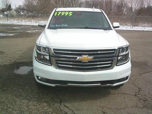 Summit White 2015 Chevrolet Suburban 1500 LT