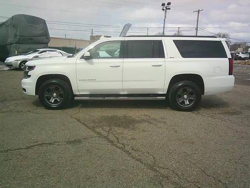 Summit White 2015 Chevrolet Suburban 1500 LT