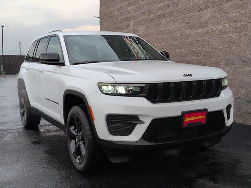 2025 Jeep Grand Cherokee Altitude