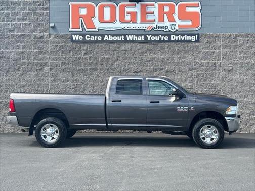 2017 RAM 3500 Tradesman Crew Cab 4x4 8' Box