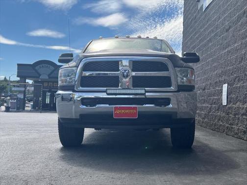 2017 RAM 3500 Tradesman Crew Cab 4x4 8' Box