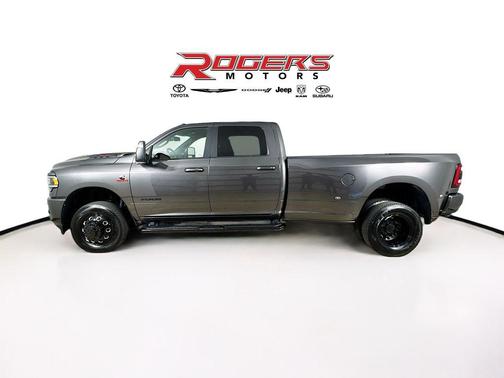 2024 RAM 3500 Laramie Crew Cab 4x4 8' Box