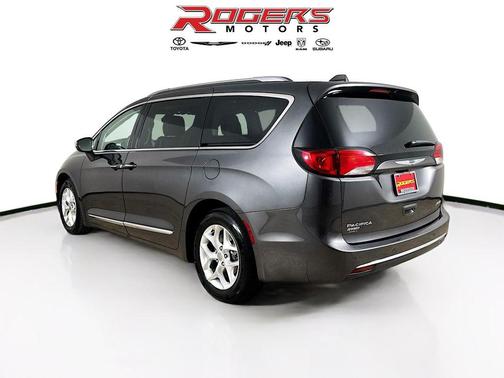 Granite Crystal Metallic Clearcoat 2020 Chrysler Pacifica Limited