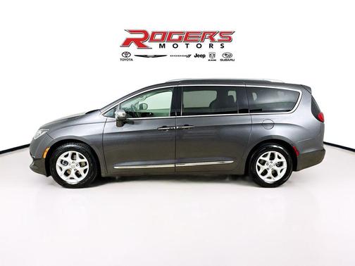 Granite Crystal Metallic Clearcoat 2020 Chrysler Pacifica Limited