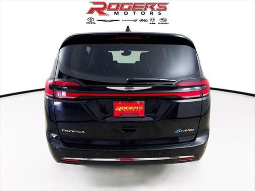 2022 Chrysler Pacifica Hybrid Touring L