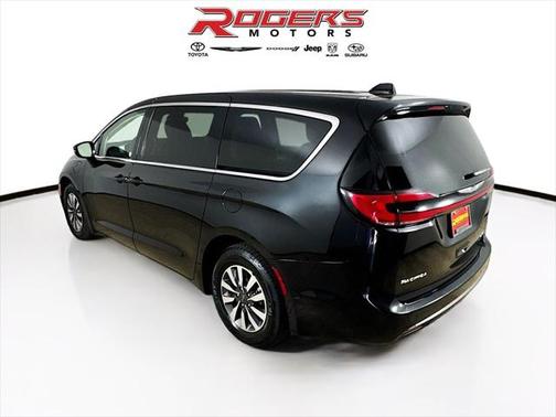 2022 Chrysler Pacifica Hybrid Touring L