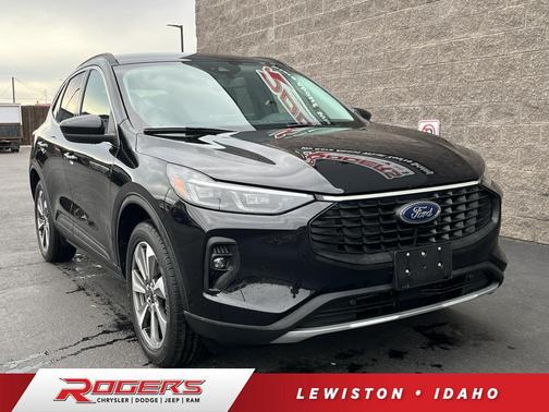 Agate Black Metallic 2025 Ford Escape Platinum