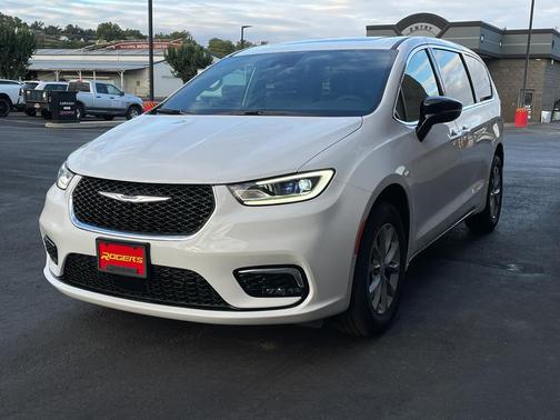 2026 Chrysler Pacifica L