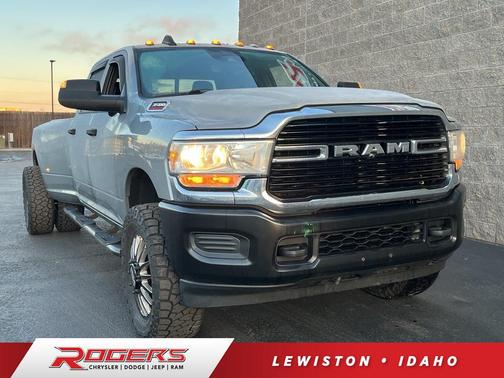 2021 RAM 3500 Tradesman Crew Cab 4x4 8' Box