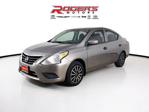 2017 Nissan Versa 1.6 S+