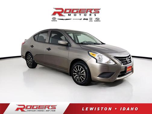 2017 Nissan Versa 1.6 S+