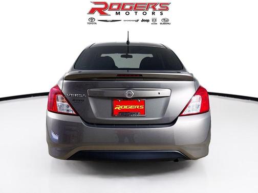 2017 Nissan Versa 1.6 S+
