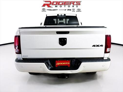 2018 RAM 3500 Laramie Crew Cab 4x4 8' Box