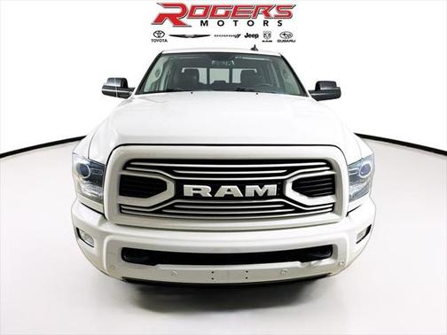 2018 RAM 3500 Laramie Crew Cab 4x4 8' Box