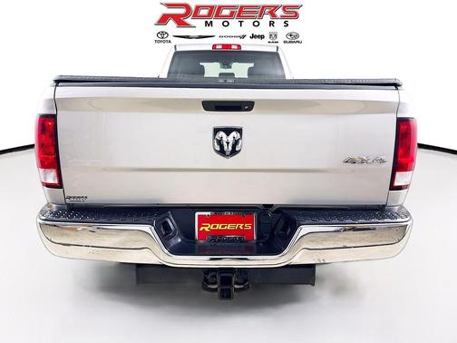 2017 RAM 2500 Tradesman Crew Cab 4x4 8' Box