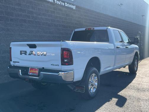 2025 RAM 2500 Big Horn Crew Cab 4x4 8' Box