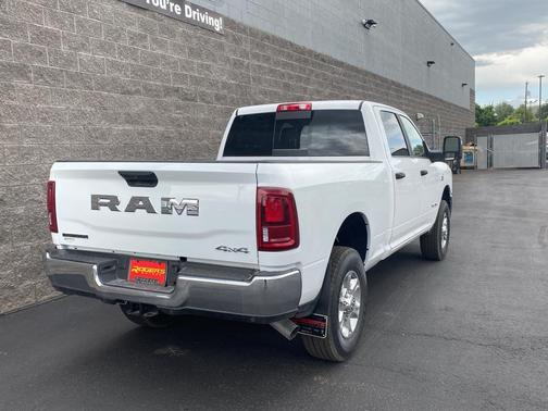2025 RAM 2500 Big Horn Crew Cab 4x4 6'4' Box