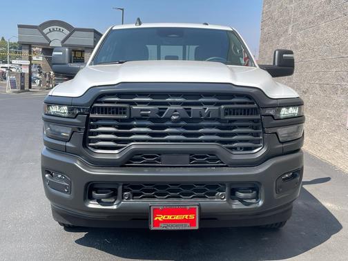 2025 RAM 2500 Tradesman Crew Cab 4x4 8' Box
