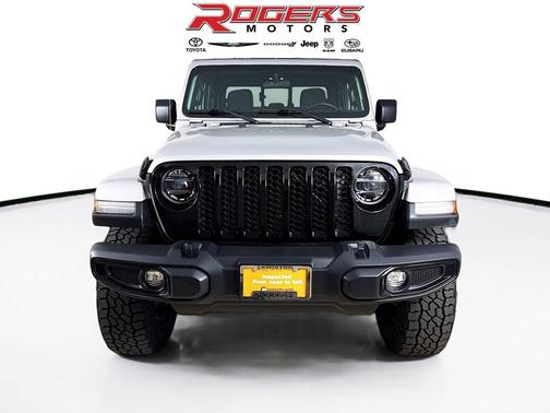 2022 Jeep Gladiator Sport
