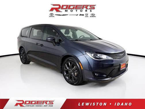 2020 Chrysler Pacifica Touring