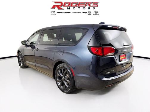 2020 Chrysler Pacifica Touring