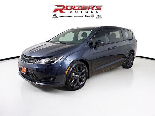 2020 Chrysler Pacifica Touring
