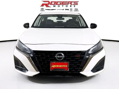 2023 Nissan Altima SR FWD