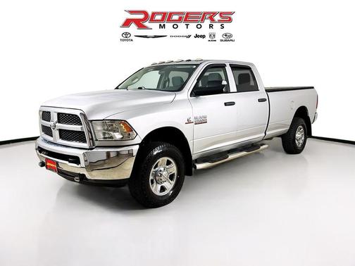 2017 RAM 2500 Tradesman Crew Cab 4x4 8' Box