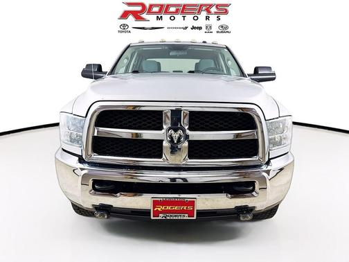 2017 RAM 2500 Tradesman Crew Cab 4x4 8' Box