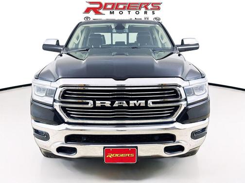 Diamond Black Crystal Pearl 2019 RAM 1500 Laramie