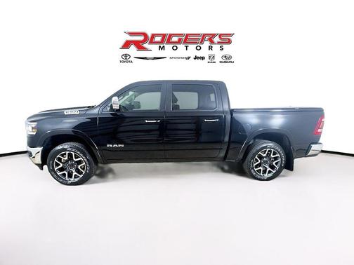 Diamond Black Crystal Pearl 2019 RAM 1500 Laramie