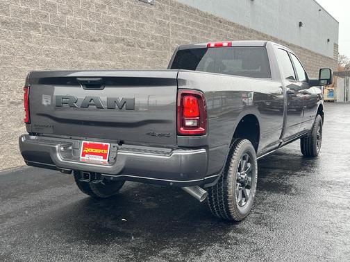 Granite Crystal Metallic Clearcoat 2026 RAM 3500 Big Horn Crew Cab 4x4 8' Box