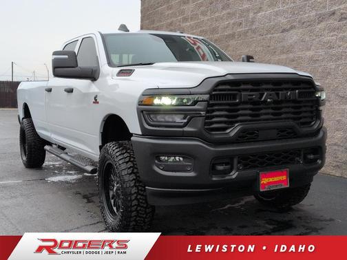 2025 RAM 2500 Tradesman Crew Cab 4x4 8' Box