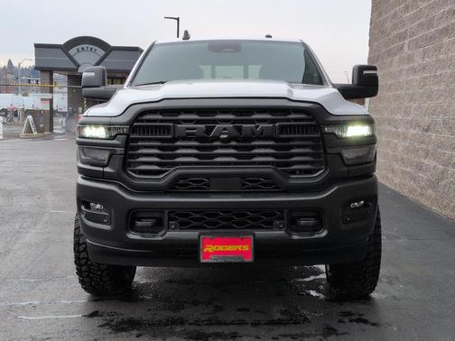2025 RAM 2500 Tradesman Crew Cab 4x4 8' Box