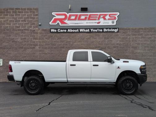 2025 RAM 2500 Tradesman Crew Cab 4x4 8' Box