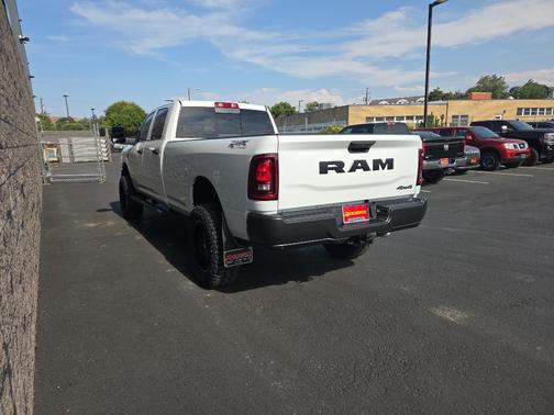 2025 RAM 2500 Tradesman Crew Cab 4x4 8' Box