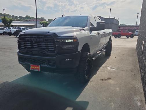 2025 RAM 2500 Tradesman Crew Cab 4x4 8' Box
