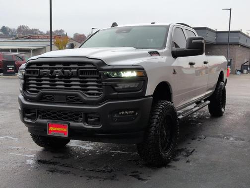 2025 RAM 2500 Tradesman Crew Cab 4x4 8' Box