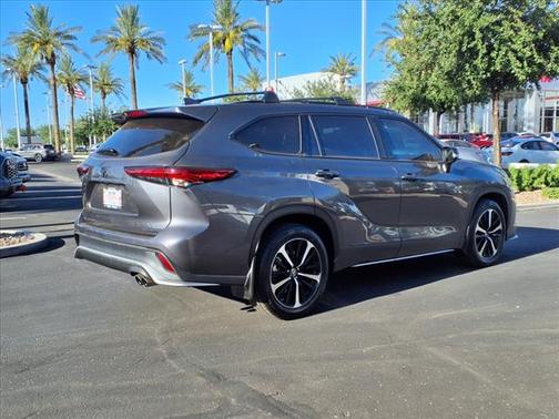 2022 Toyota Highlander XSE