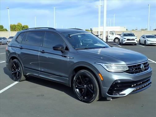 2024 Volkswagen Tiguan 2.0T SE R-Line Black