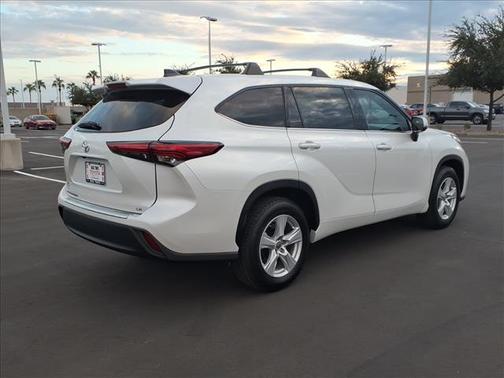 2022 Toyota Highlander LE