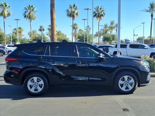 BLACK 2020 Toyota Highlander LE