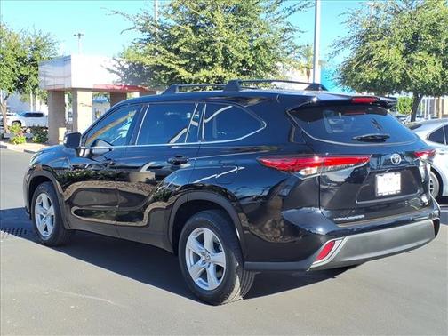 BLACK 2020 Toyota Highlander LE