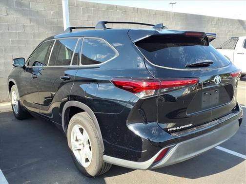 BLACK 2020 Toyota Highlander LE