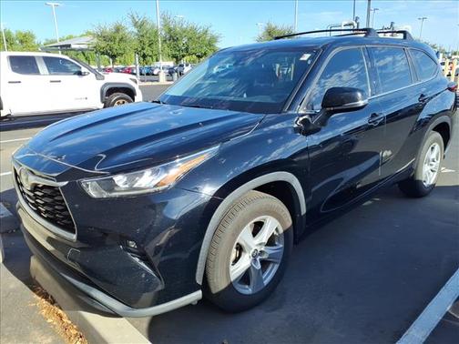 BLACK 2020 Toyota Highlander LE