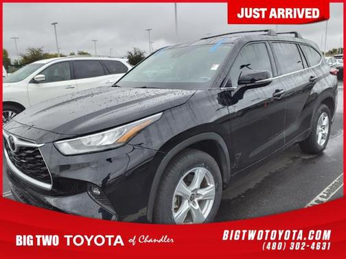 BLACK 2020 Toyota Highlander LE