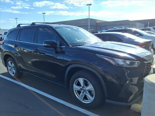 BLACK 2020 Toyota Highlander LE