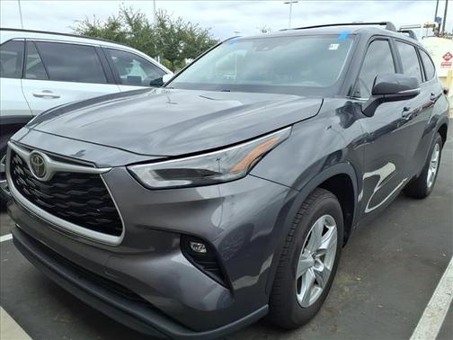 2023 Toyota Highlander LE