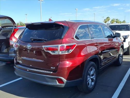 RED 2015 Toyota Highlander XLE