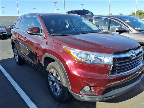 RED 2015 Toyota Highlander XLE